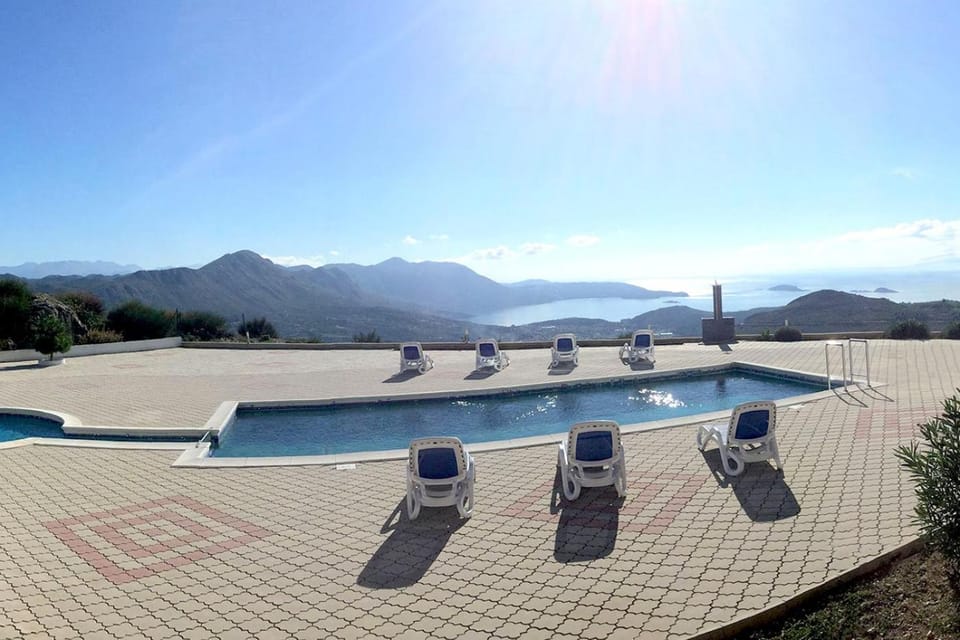 Property building, Swimming pool, Entertainment