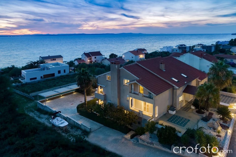 Facade/entrance, Bird's eye view, Sea view
