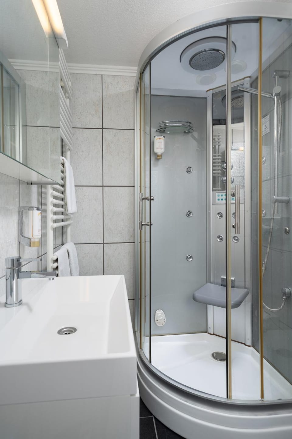 Sauna, Steam room, Bathroom, Spa and wellness centre/facilities