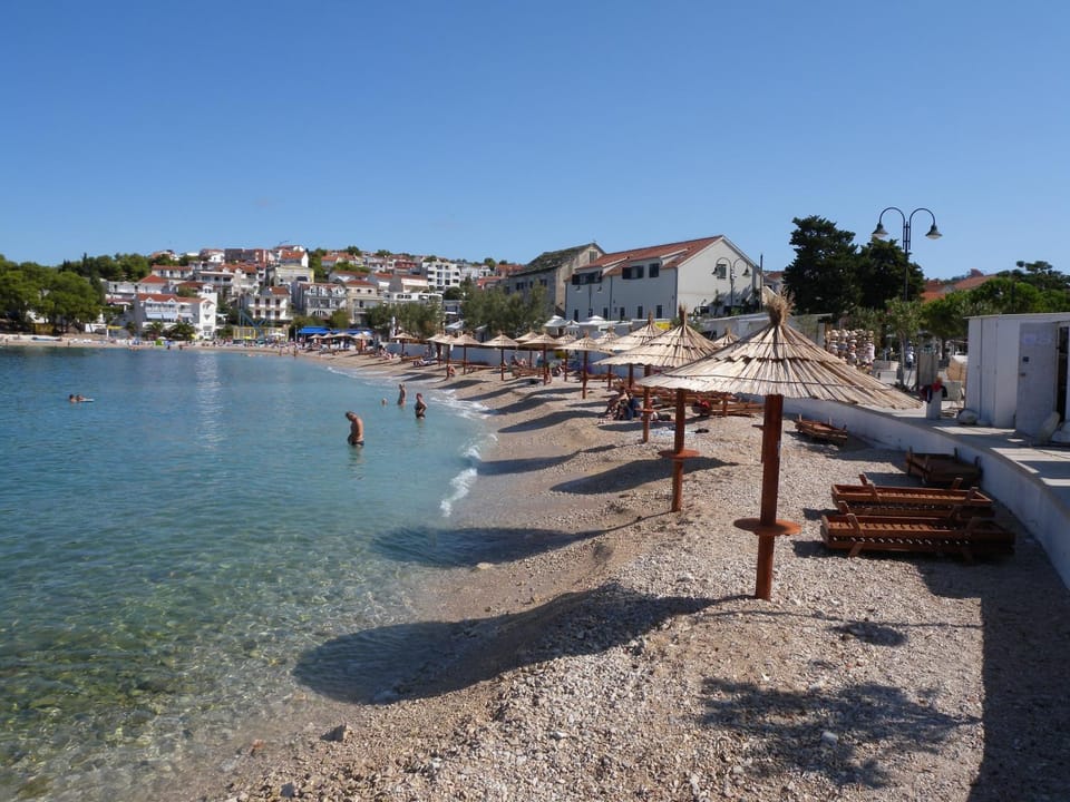 Neighbourhood, Beach