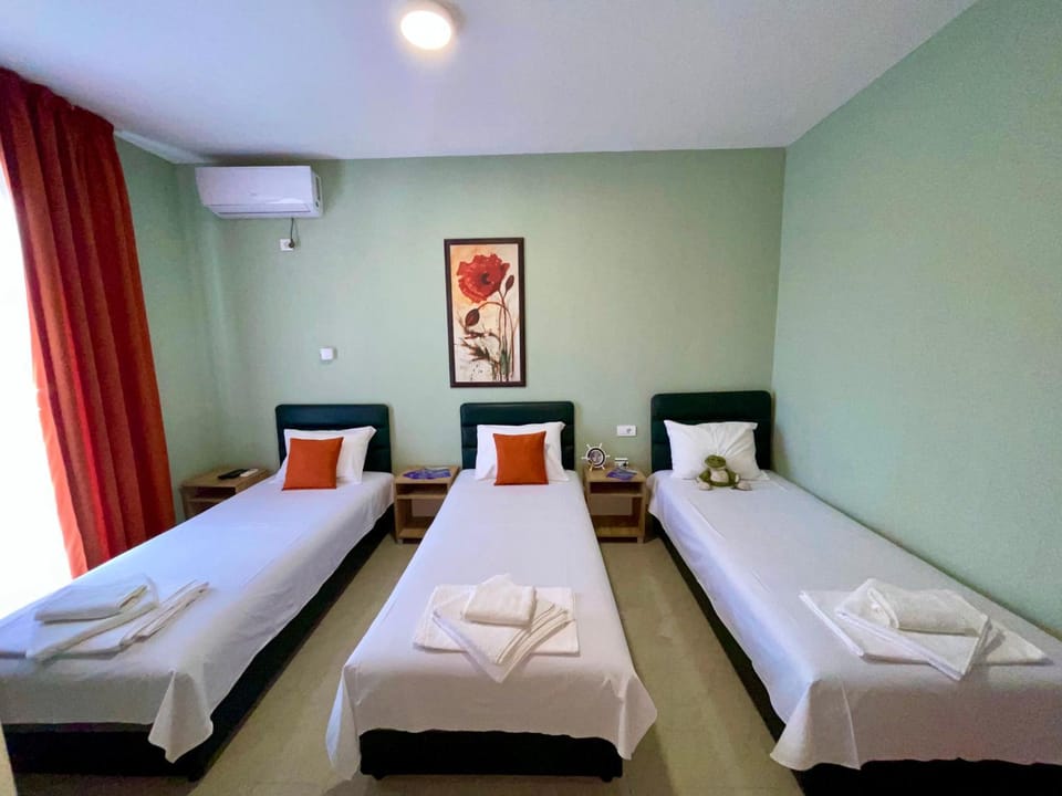 Bed, Bedroom, towels, air conditioner