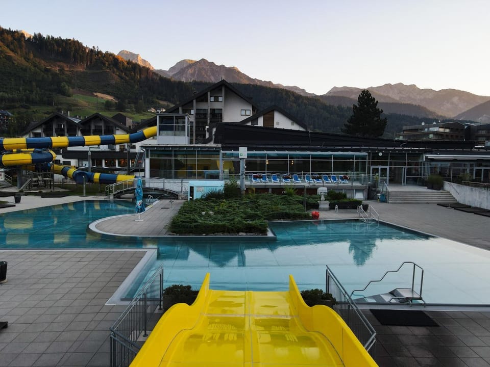Natural landscape, Mountain view, Pool view, Swimming pool, sunbed