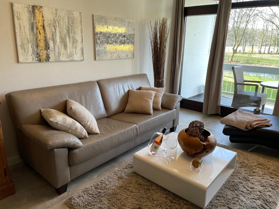 Moderne Ferienwohnung / Top City- u. Wasserlage am Yachthafen Bad Zwischenahn Apartment in Lower Saxony, Germany