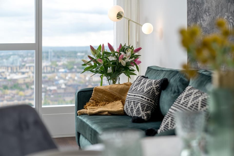 Luxurious Spacious 2Bed Suites Skyline River Views by Canary Wharf Apartment in London