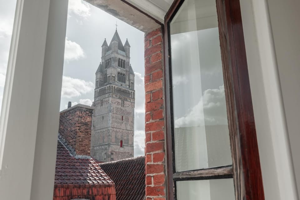 View (from property/room), City view, Landmark view