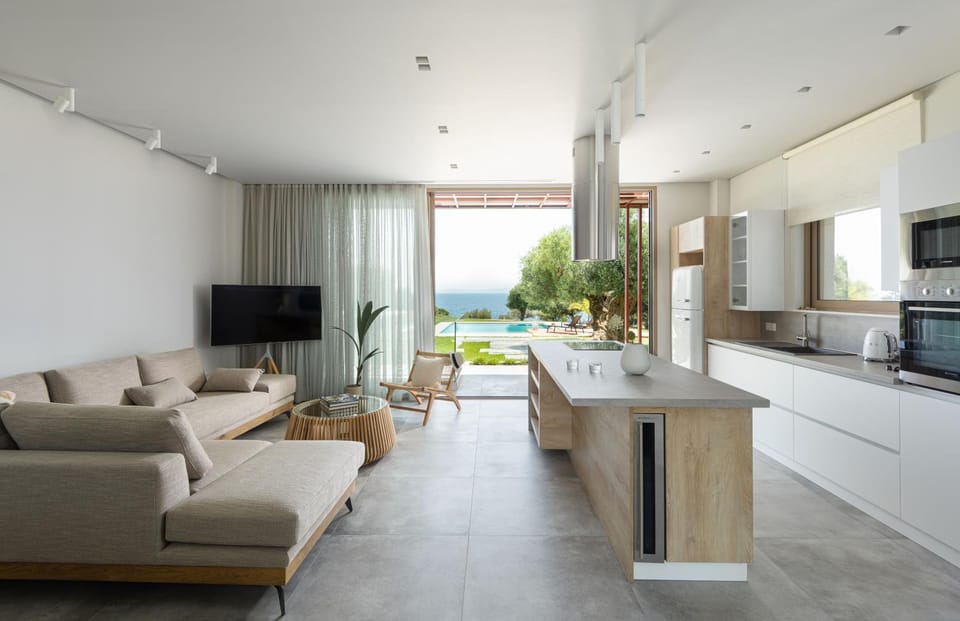 Kitchen or kitchenette, Seating area