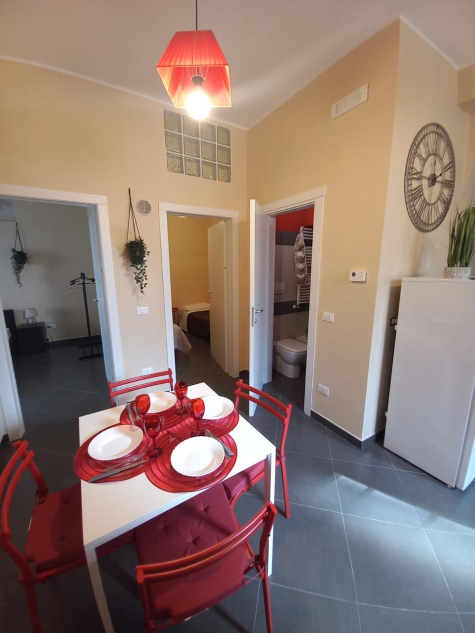 Seating area, Dining area