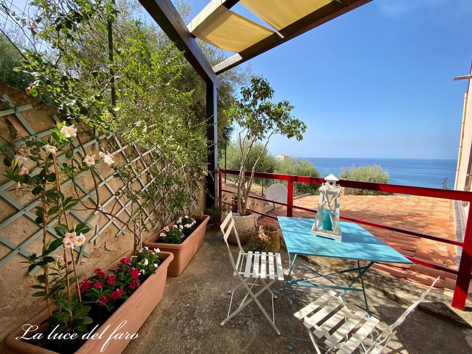La luce del faro con vista mare Apartment in Cefalu