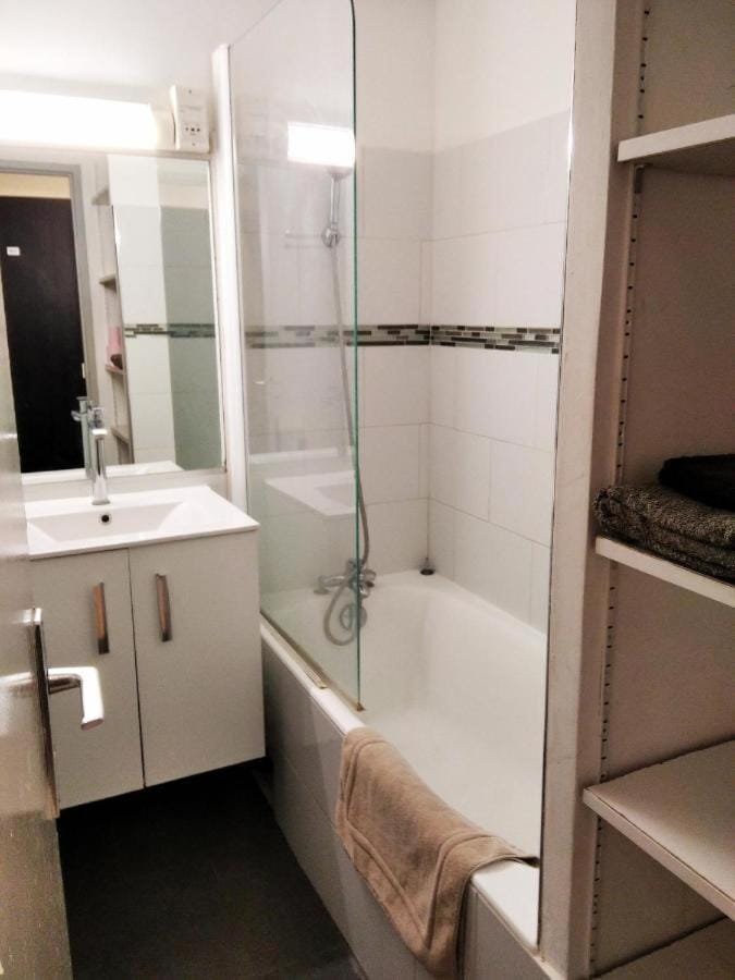 Bathroom, Bath
