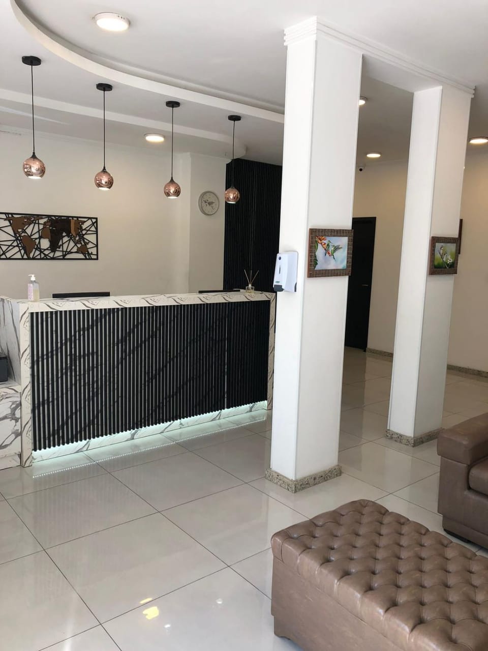 Communal lounge/ TV room, Lobby or reception