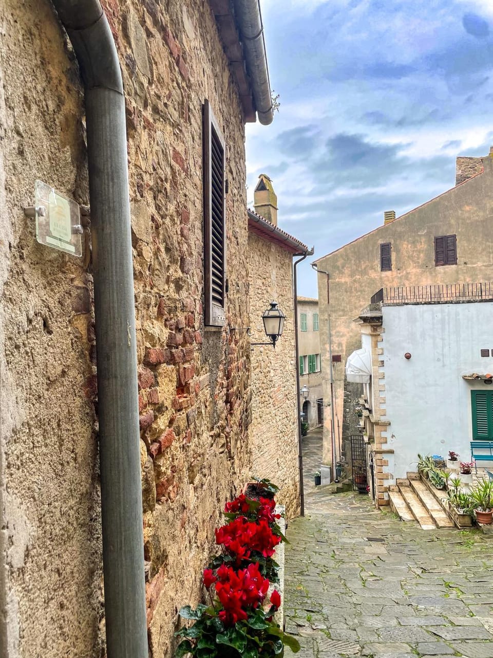 Neighbourhood, Landmark view