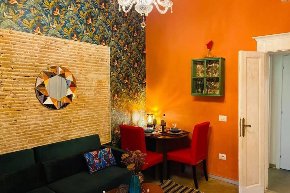 Seating area, Dining area