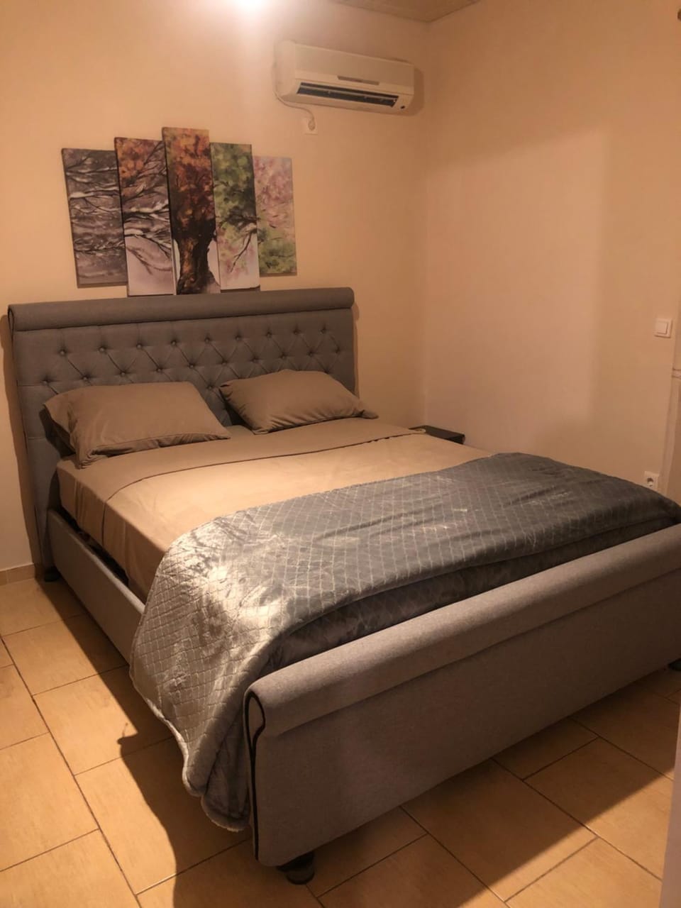 Bed, air conditioner