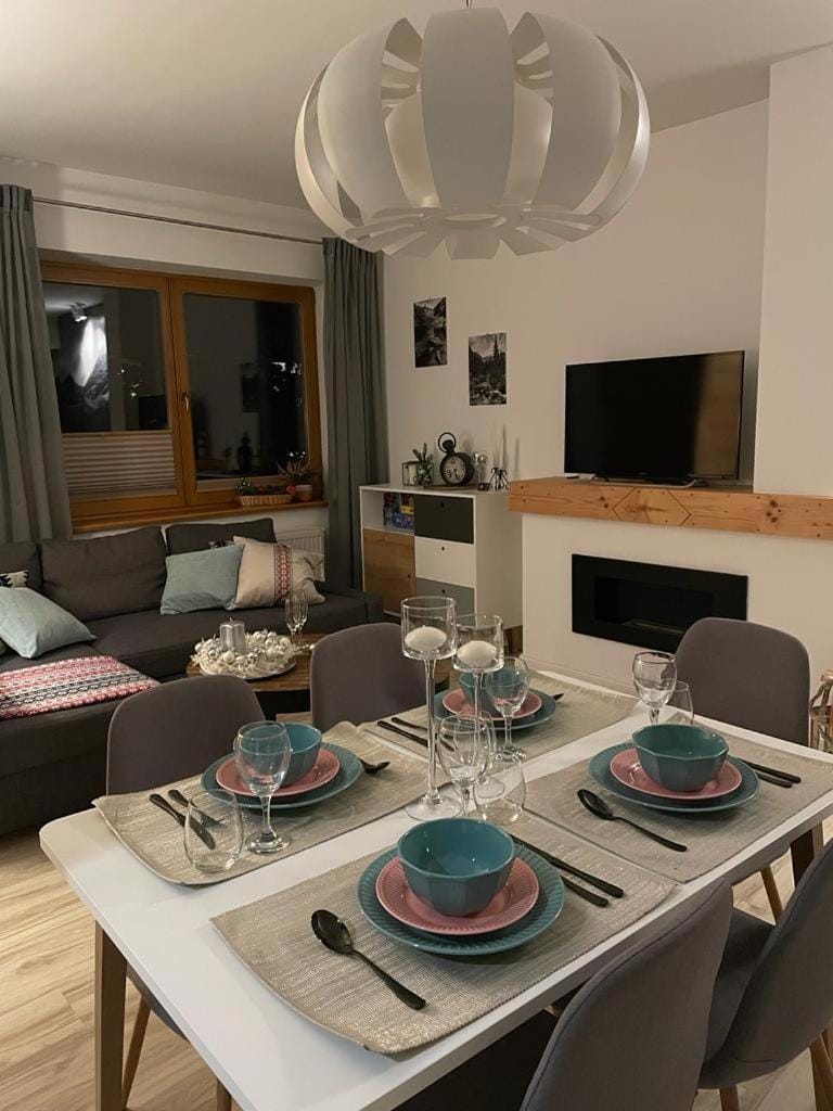 Communal lounge/ TV room, TV and multimedia, Living room, Seating area