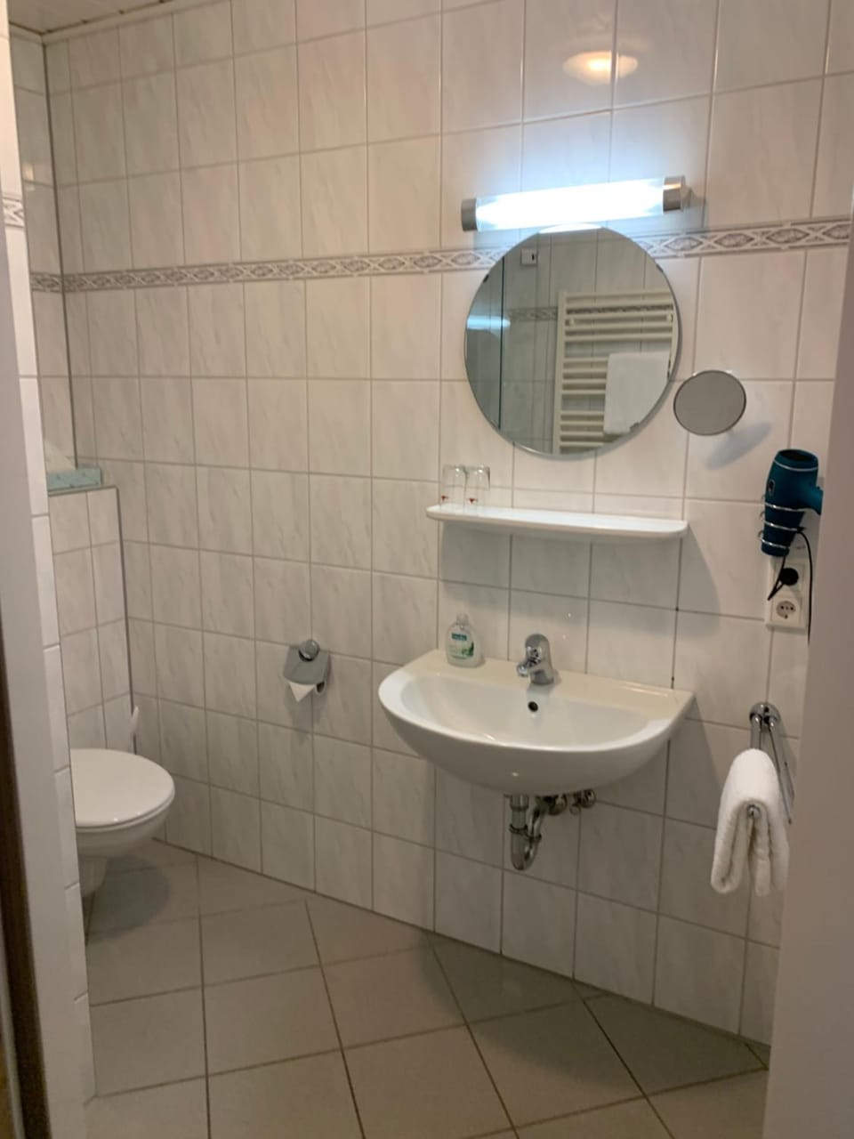 Staff, Bathroom, Photo of the whole room