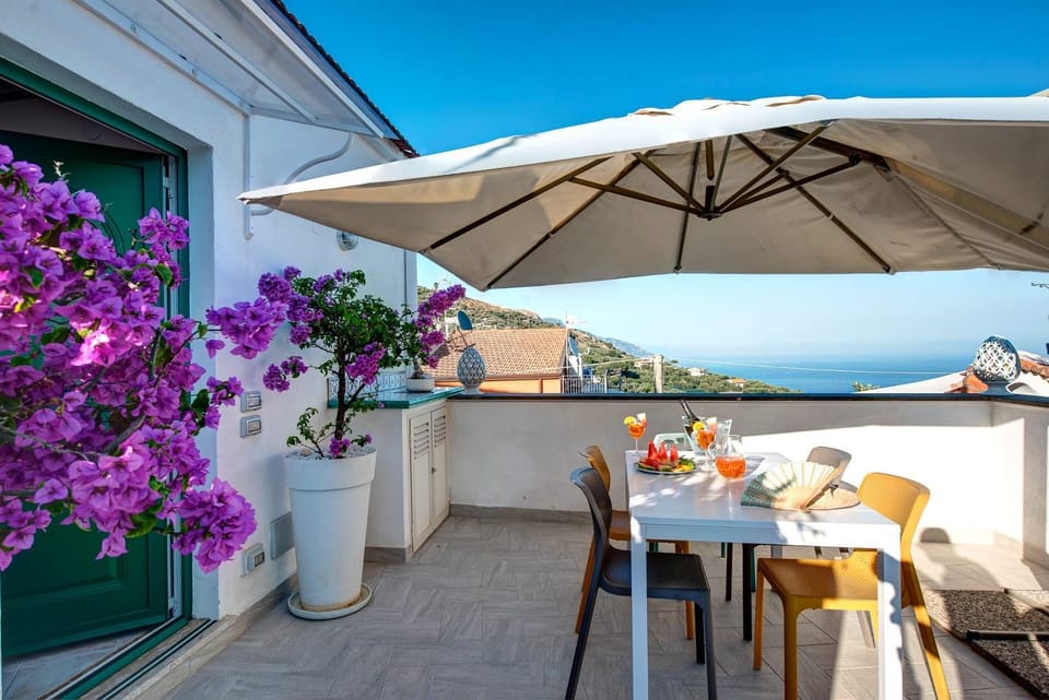 View (from property/room), Balcony/Terrace, Sea view