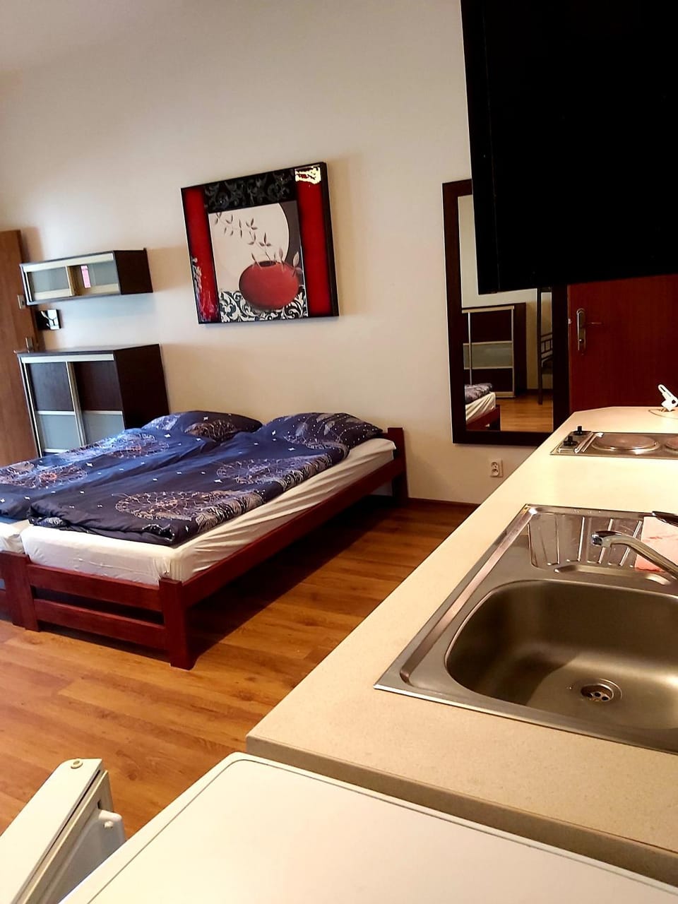 Bed, Kitchen or kitchenette, Bedroom