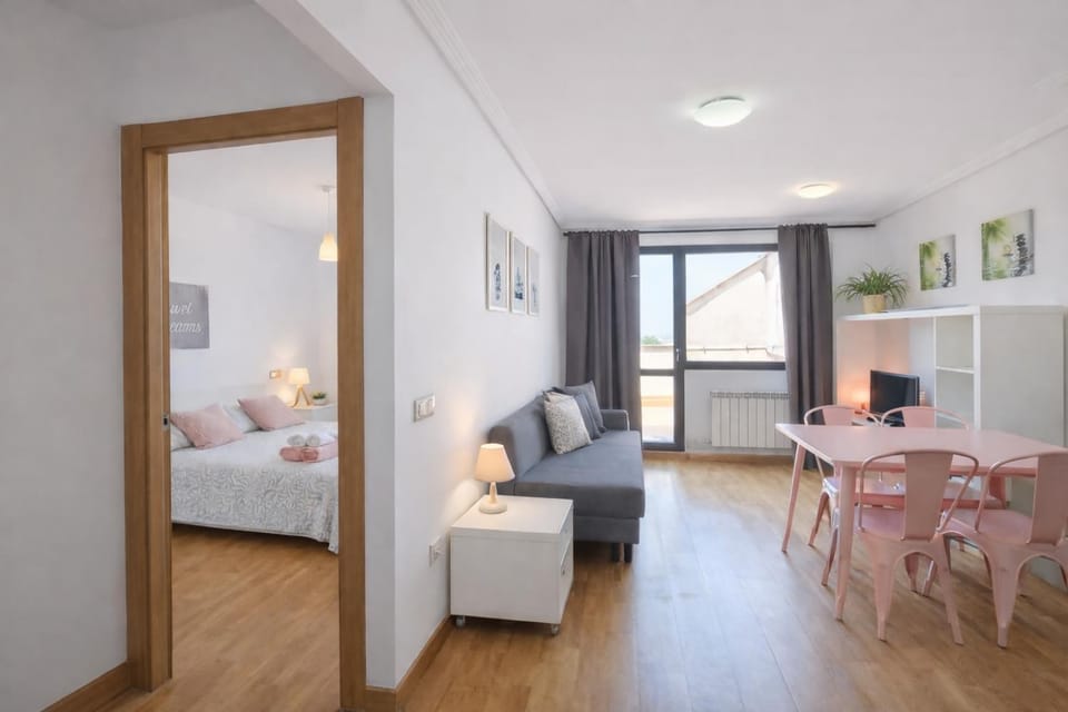 Communal lounge/ TV room, Living room, Dining area