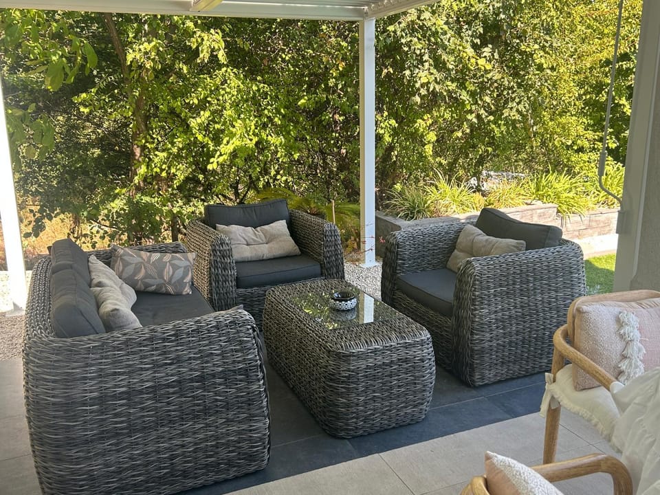 SUITE 20m2 DANS VILLA PISCINE JACUZZI Vacation rental in French Riviera