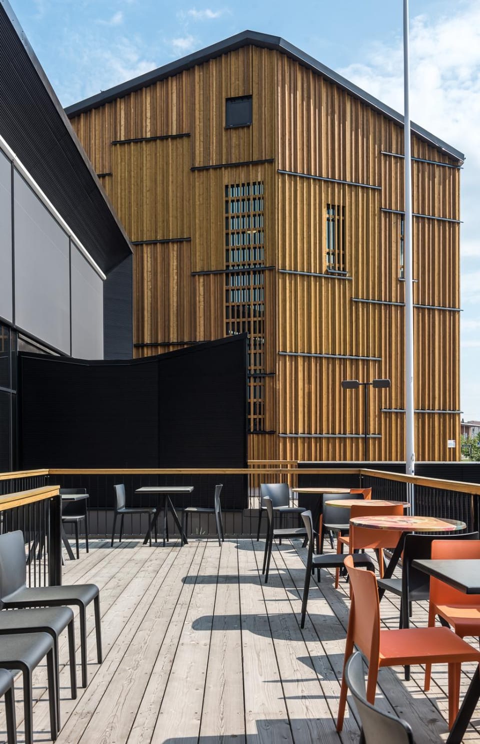 Property building, Patio, Balcony/Terrace