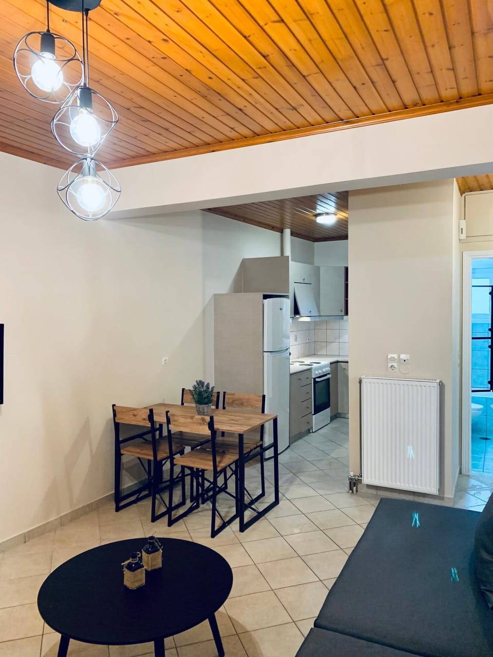 Kitchen or kitchenette, Living room, Seating area, Dining area