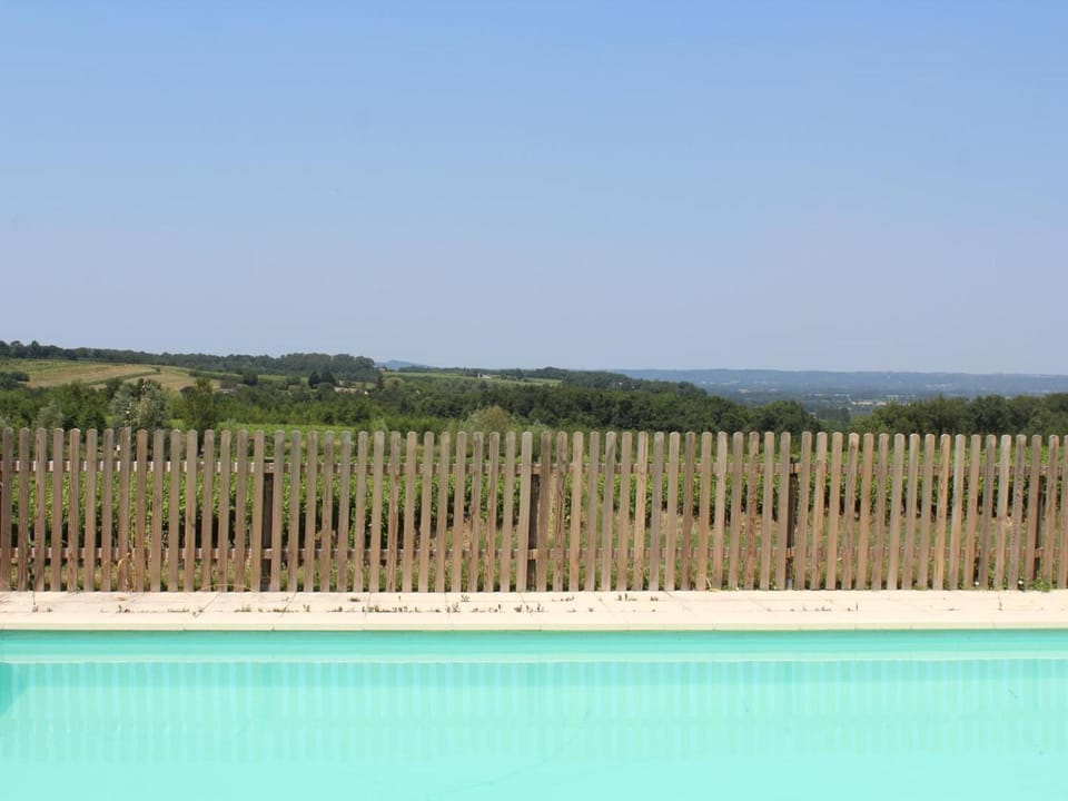 Grande maison de campagne avec piscine privée et animaux admis - FR-1-616-128 House in Occitanie