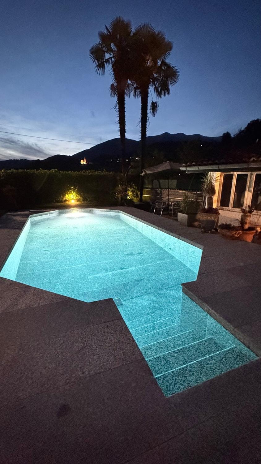 BB Romantico Palazzo dei Ulivi Bed and Breakfast in Canton of Ticino