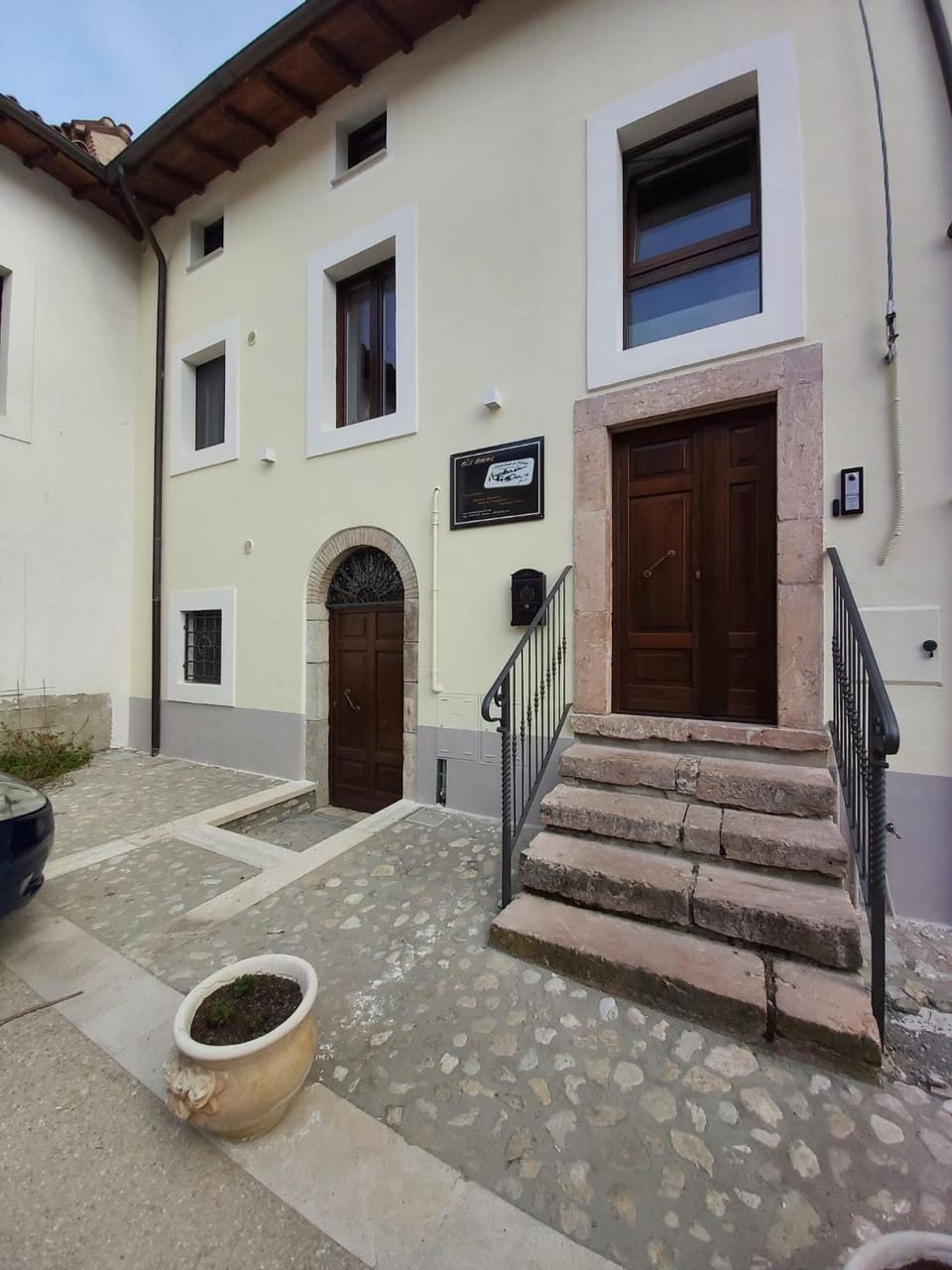 Property building, Facade/entrance