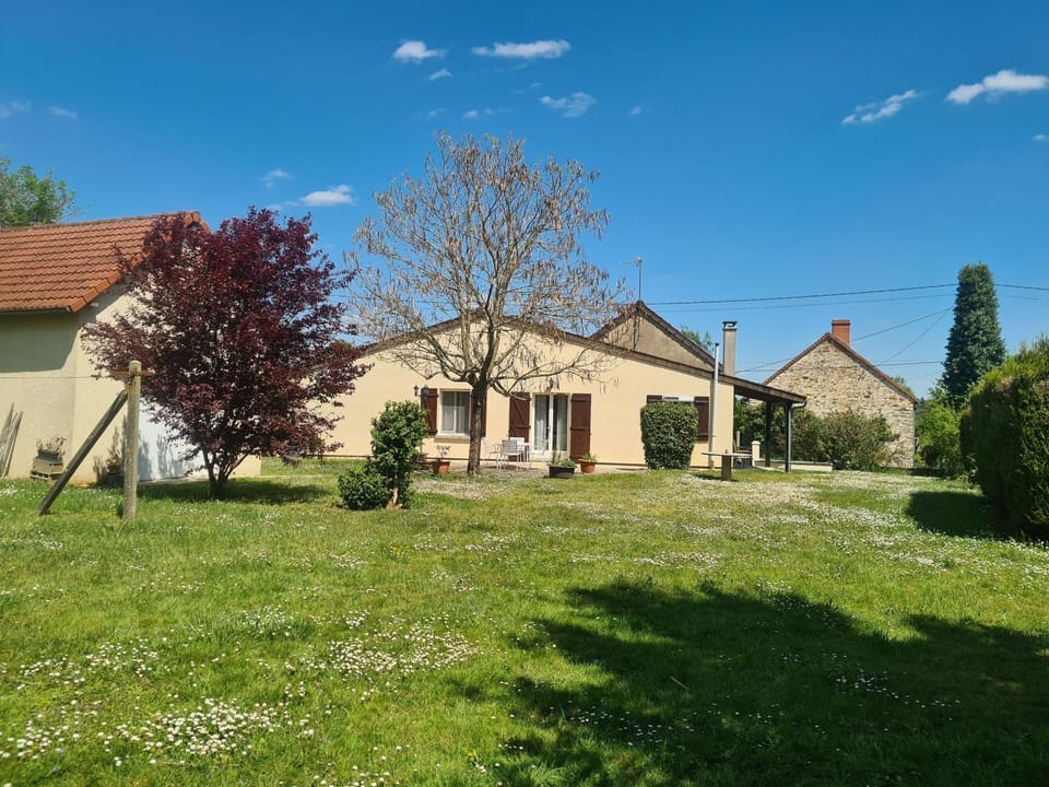 Maison de vacances en Berry avec jardin clos, proche plage et sentiers, animaux acceptés - FR-1-591-319 House in Centre-Val de Loire