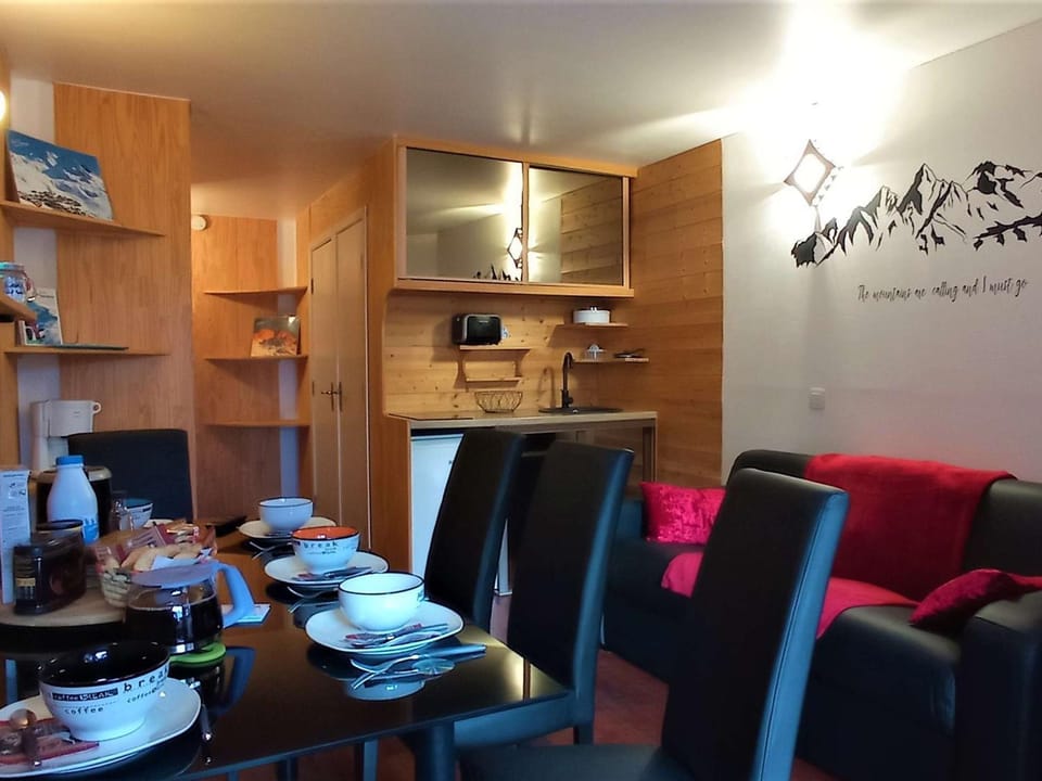 Charmant appart pour 5 pers, balcon, départ skis aux pieds, équipements top ! - FR-1-545-19 Apartment in Les Allues