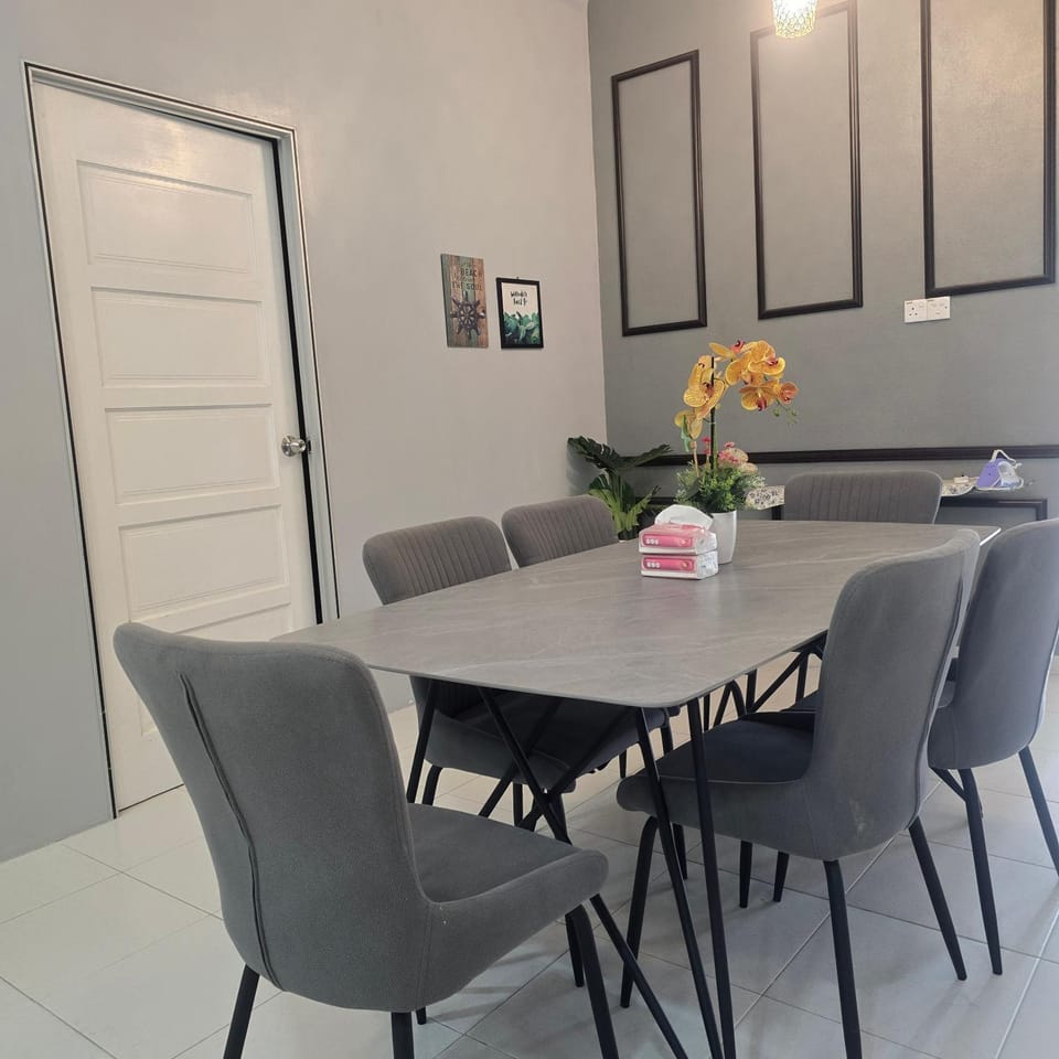Private pool Cassa Dinies, Wifi , Bbq,10 pax House in Malaysia