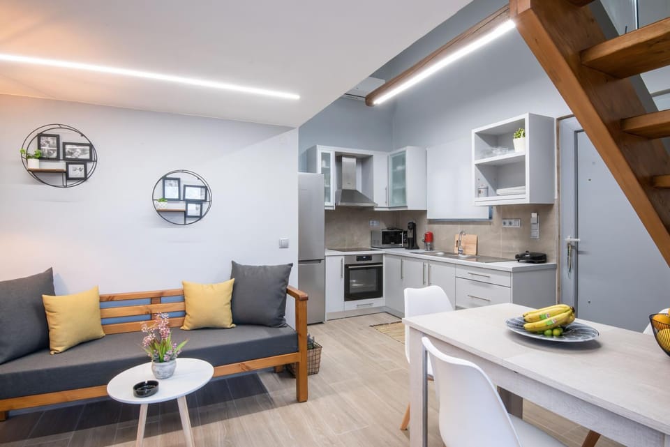 Kitchen or kitchenette, Living room