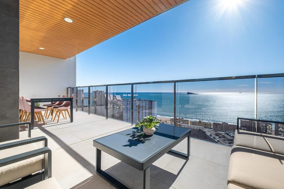Day, Natural landscape, View (from property/room), Balcony/Terrace, Living room, Dining area, Sea view