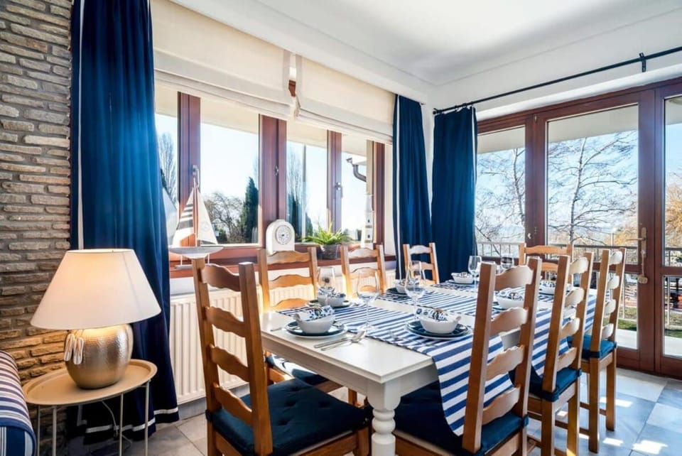 Tóparti villa, közvetlen vízkapcsolattal House in Siófok