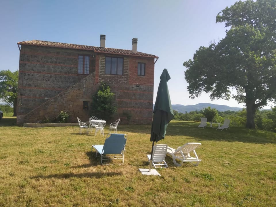 Property building, Natural landscape, Garden, Garden view, sunbed