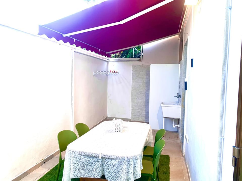 Patio, Dining area