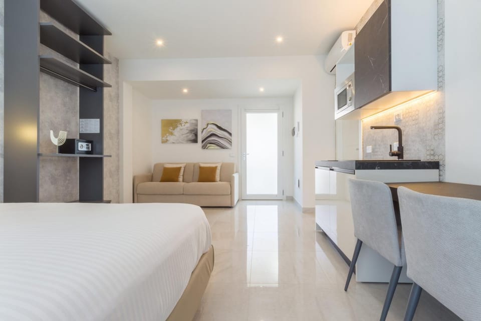 Living room, Bedroom