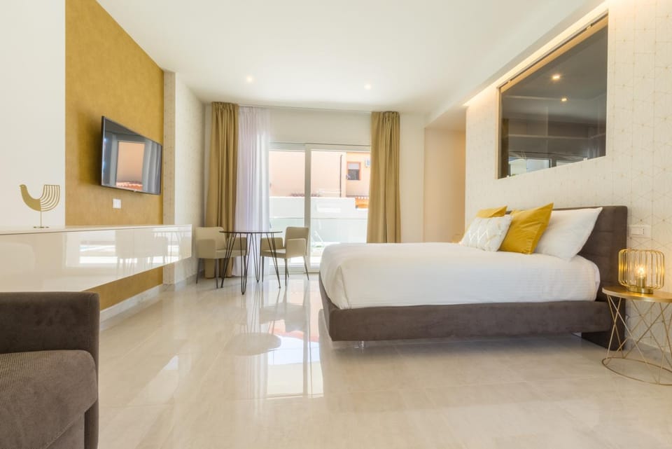 Living room, Bedroom