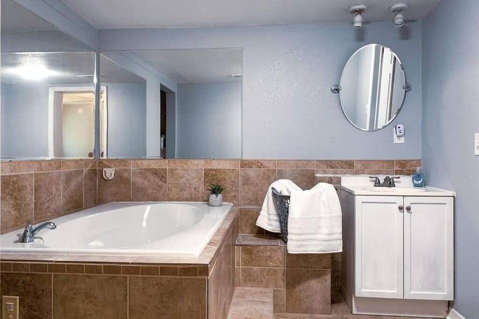 Spacious Family-sized Home in Central Location House in Jacksonville