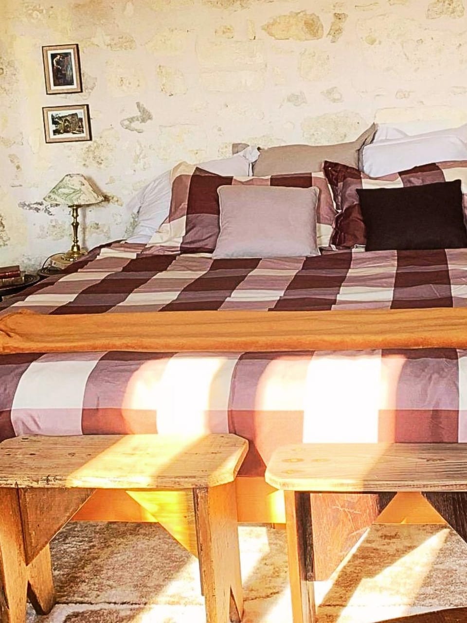 Toilet, Bed, Night, Bedroom