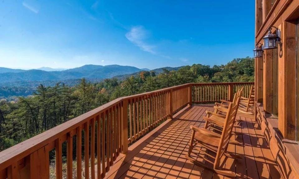 Splash Mountain Magic Chalet in Sevier County
