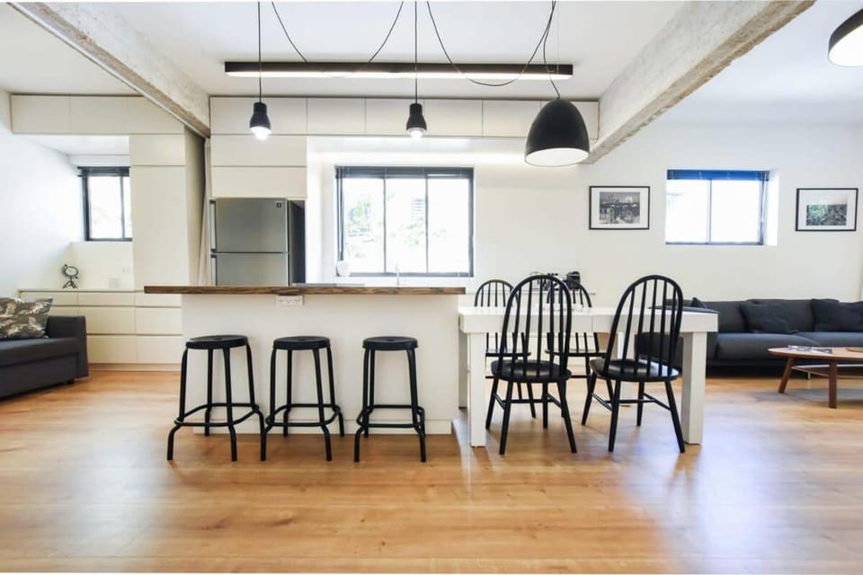 Central 2BR with Balcony in Dizengoff by HolyGuest Apartment in Tel Aviv-Yafo