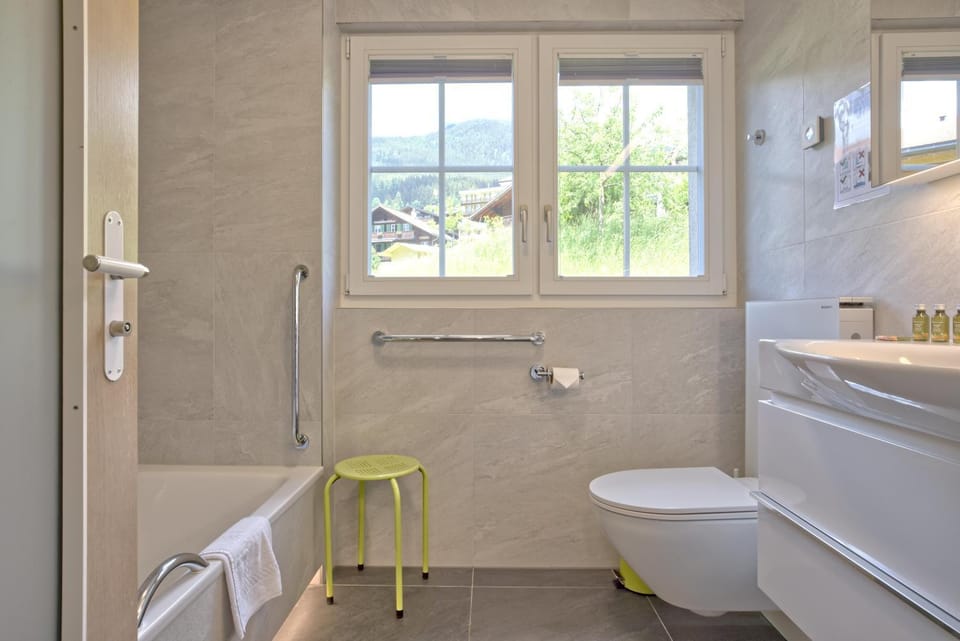 Shower, Toilet, Bathroom, Bath