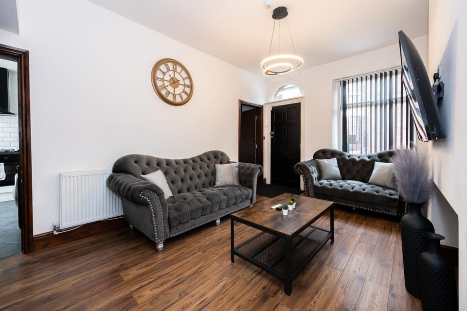 Communal lounge/ TV room, TV and multimedia, Living room
