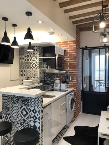 Kitchen or kitchenette