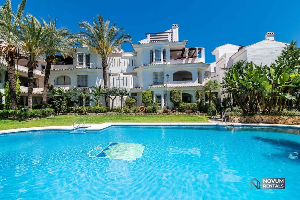 Garden, Swimming pool