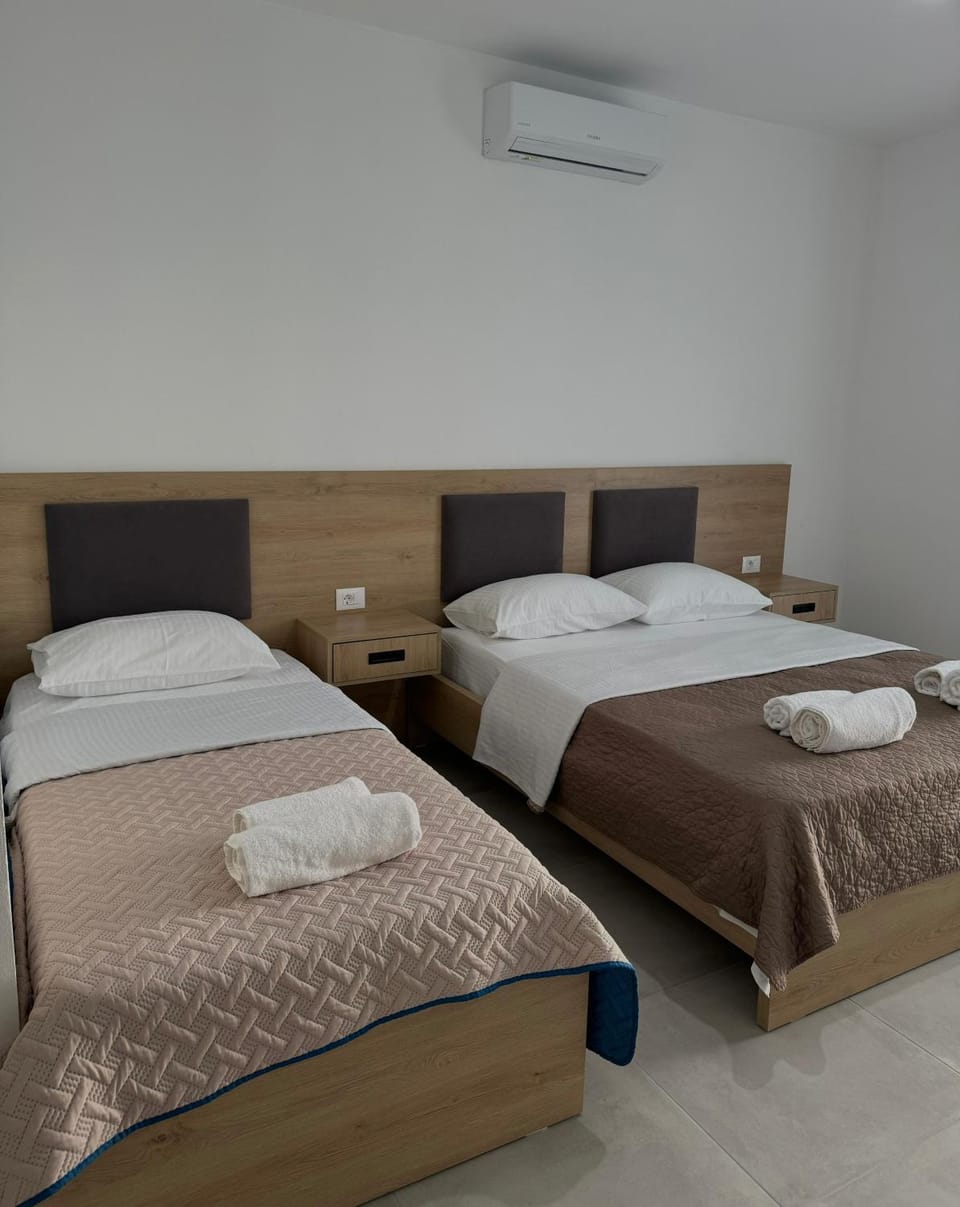 Tophill Apartments Apartment in Vlorë County, Albania