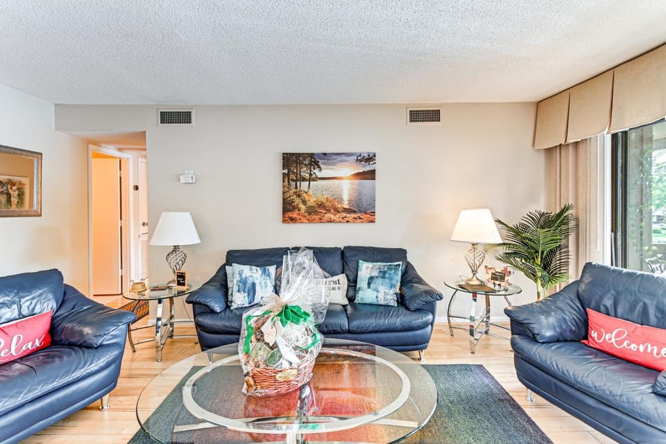 Lakeview Condo w/ Resort Pool: 2 Miles to Golf! House in Pinehurst