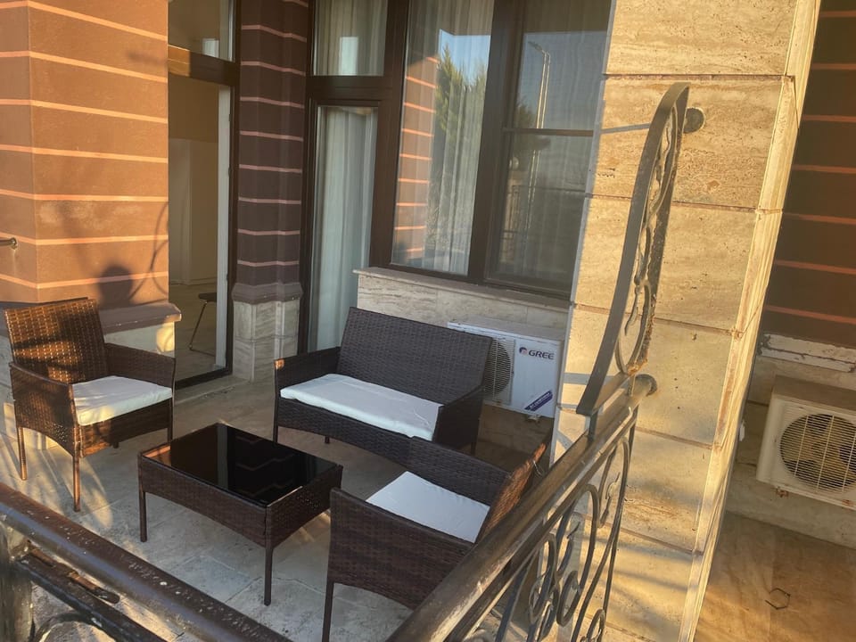 Patio, View (from property/room), Balcony/Terrace