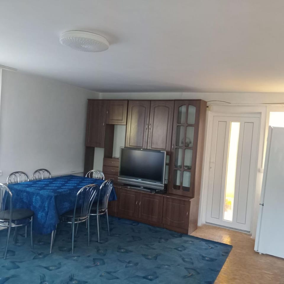 TV and multimedia, Living room, Dining area